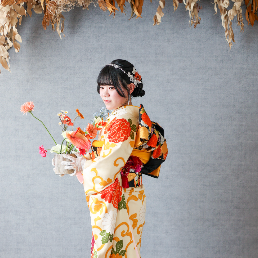 振袖を着た女性