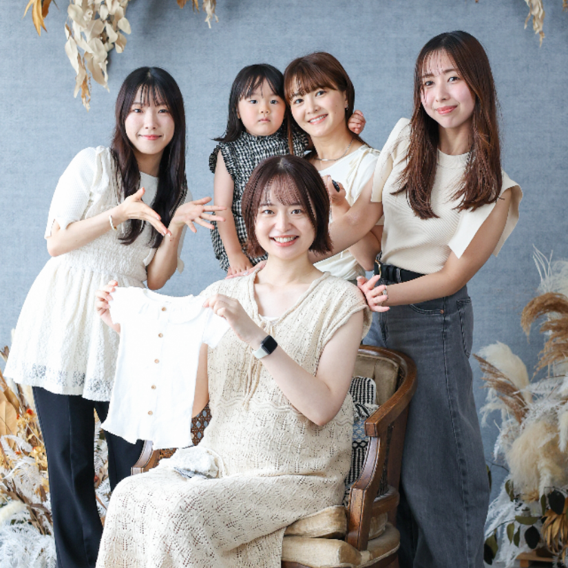 女性4人と女の子一人