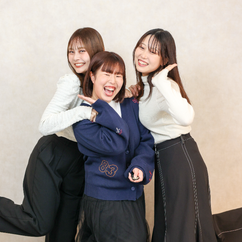 女性3人
