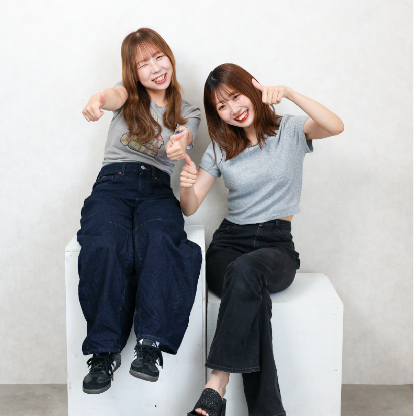 女性二人